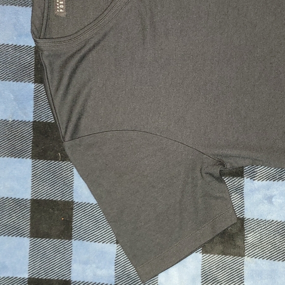 Vintage. Made in USA. Perry Ellis Portfolio.  Thick Modal/Polyester Tee Shirt. L - Picture 2 of 13